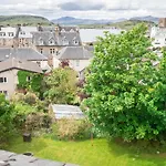 Burnbank Apartment