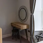 Argyle Square Apartment