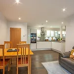 Premium 2 Bed Apt 1St Floor Sleeps 4 Adults In Oban Town