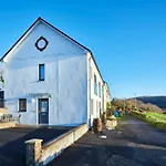 Red Watch Apartment