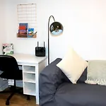 Flat 12A - Central, Modern, Bright Apartment With Free Wifi