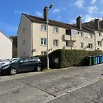 Roshinish Flat - Modern, Bright 2 Bedroom Flat