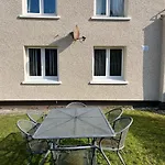 Roshinish Flat - Modern, Bright 2 Bedroom Flat