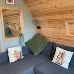 Red Squirrel Pod With Hot Tub