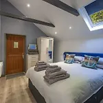 Dundonald Landing Palms 2