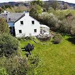 Kintaline-Spacious Private Well Equipped Home On Small Farm, Close To Beach, Woods