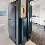 Westbay Apartment