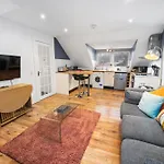 Beautiful 2Br Apartment With Mccaigs Tower Views