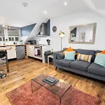 Beautiful 2Br Apartment With Mccaigs Tower Views