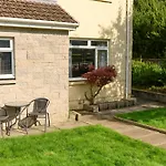 Charming 2Bd House - Parking & Garden In Oban