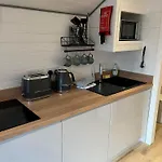Pod At Lonan Drive
