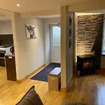 The Mews 2 Bedroom With Private Parking