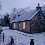 Red Deer Cottage At Fanans