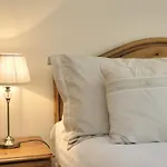 Lochnell Arms Hotel