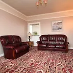 Three Bedroom Holiday House In Oban