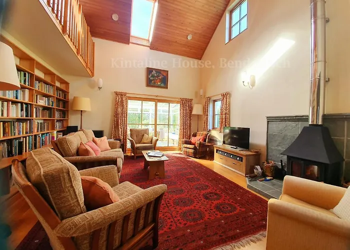 Kintaline-Spacious Private Well Equipped Home On Small Farm, Close To Beach, Woods