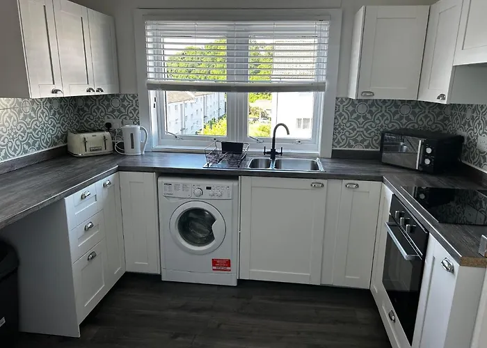 Entire Modern Apartment In Oban With Balcony