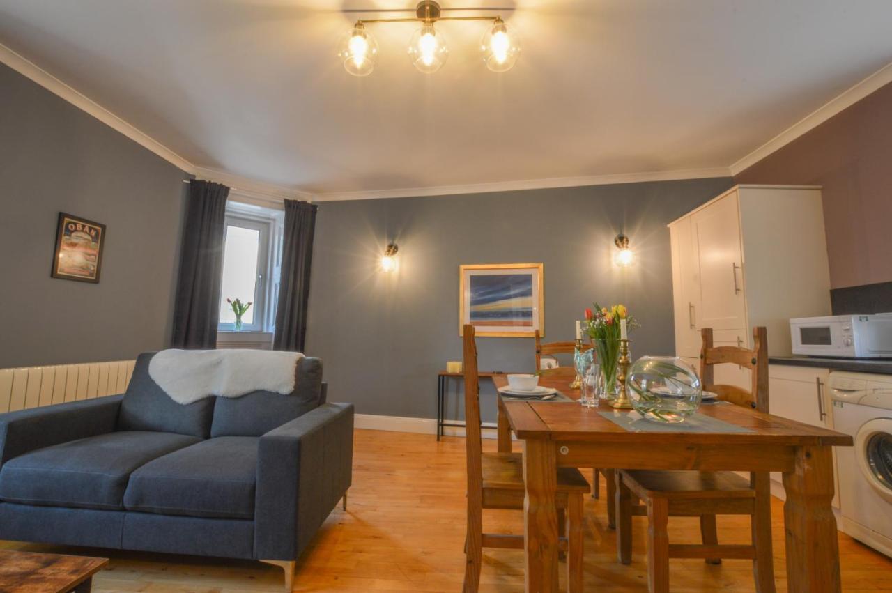 The Gallery - Town Centre Apartment, Walkable To Ferry Terminal *