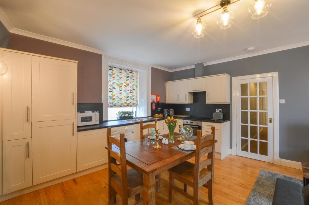 Apartment The Gallery - Town Centre Apartment, Walkable To Ferry Terminal *