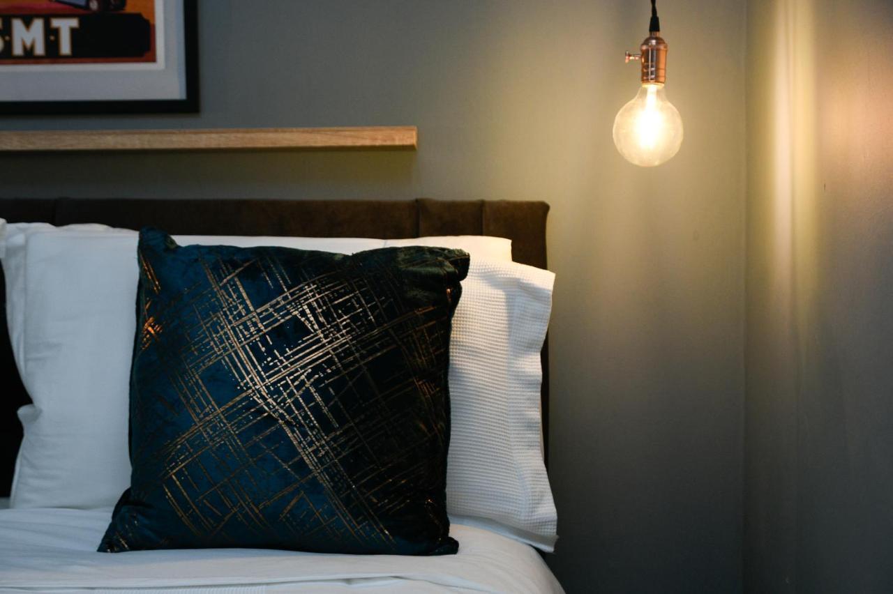 The Gallery - Town Centre Apartment, Walkable To Ferry Terminal *