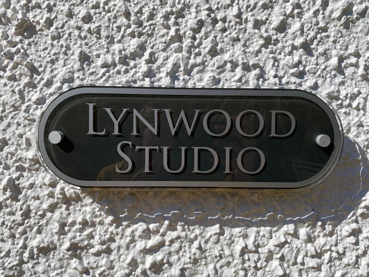 Lynwood Apartment