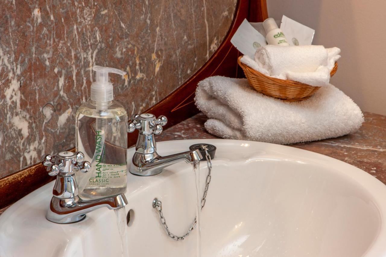 Hawthornbank Guest house 4*