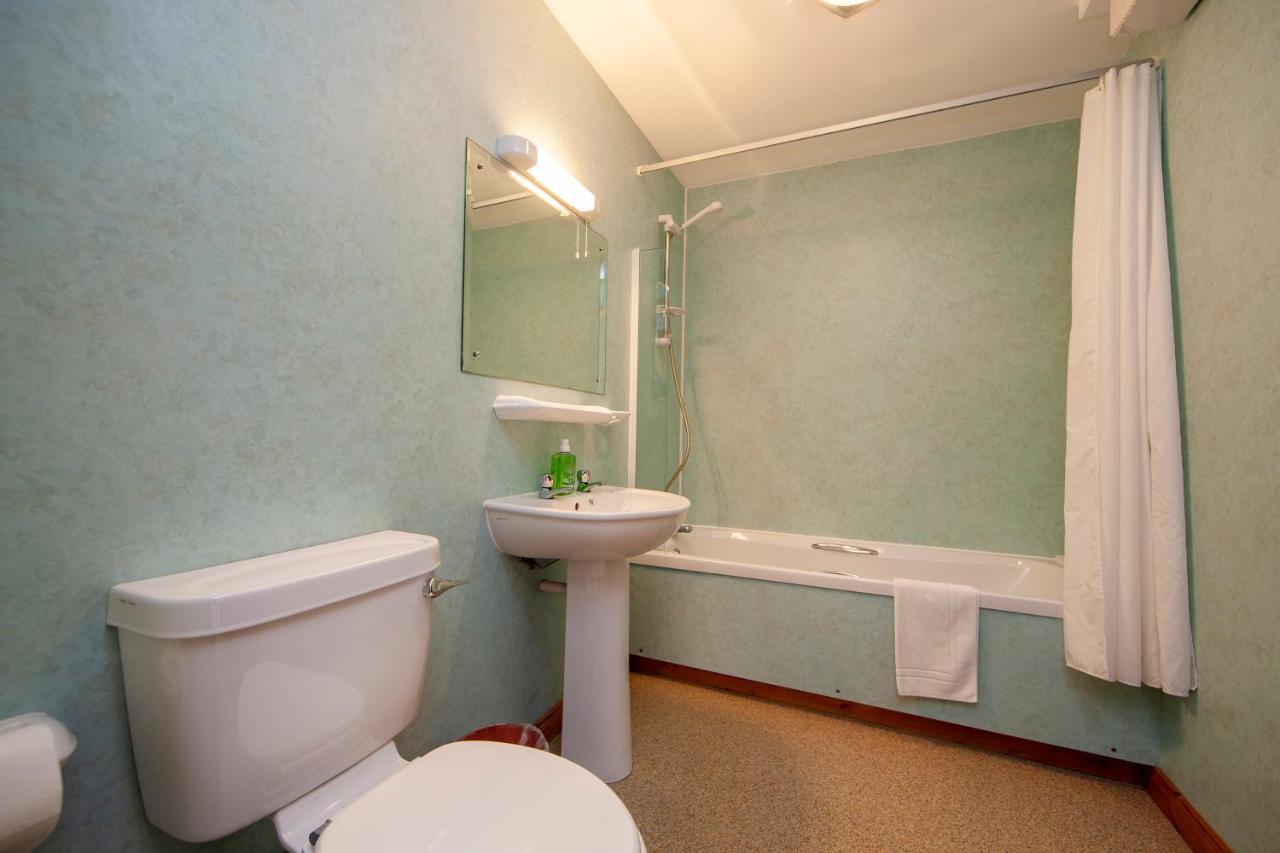 Esplanade Court Apartment *