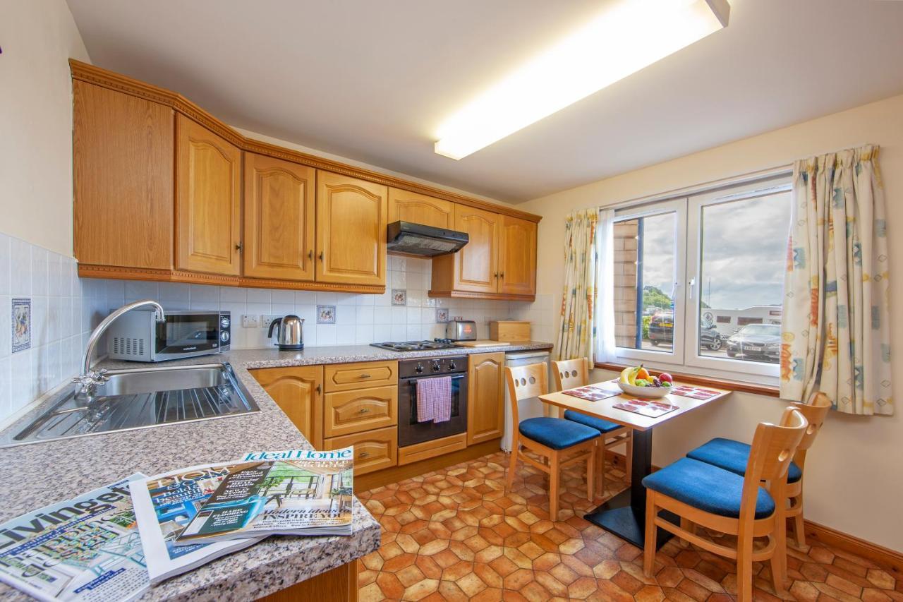 Esplanade Court Apartment *