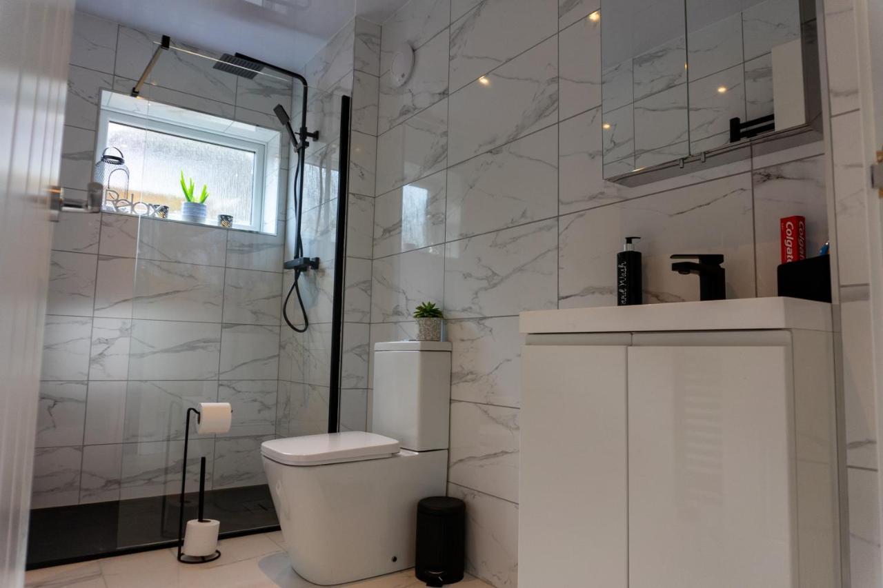 Apartment Stunning One Bedroom *