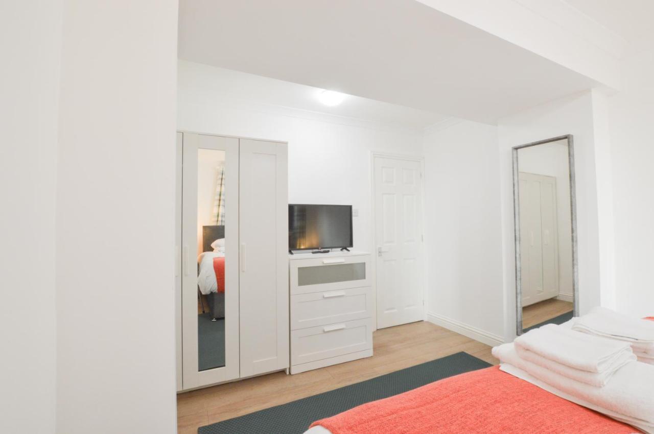 Apartment No 8 Westbay