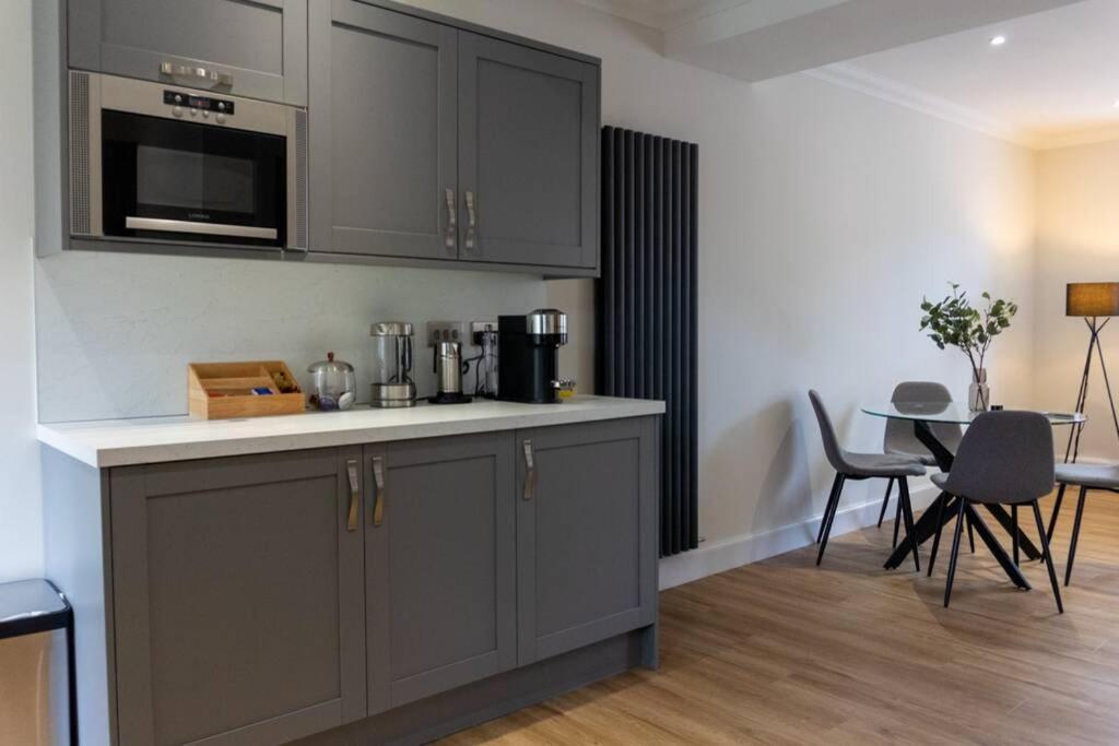 Argyle Square Apartment