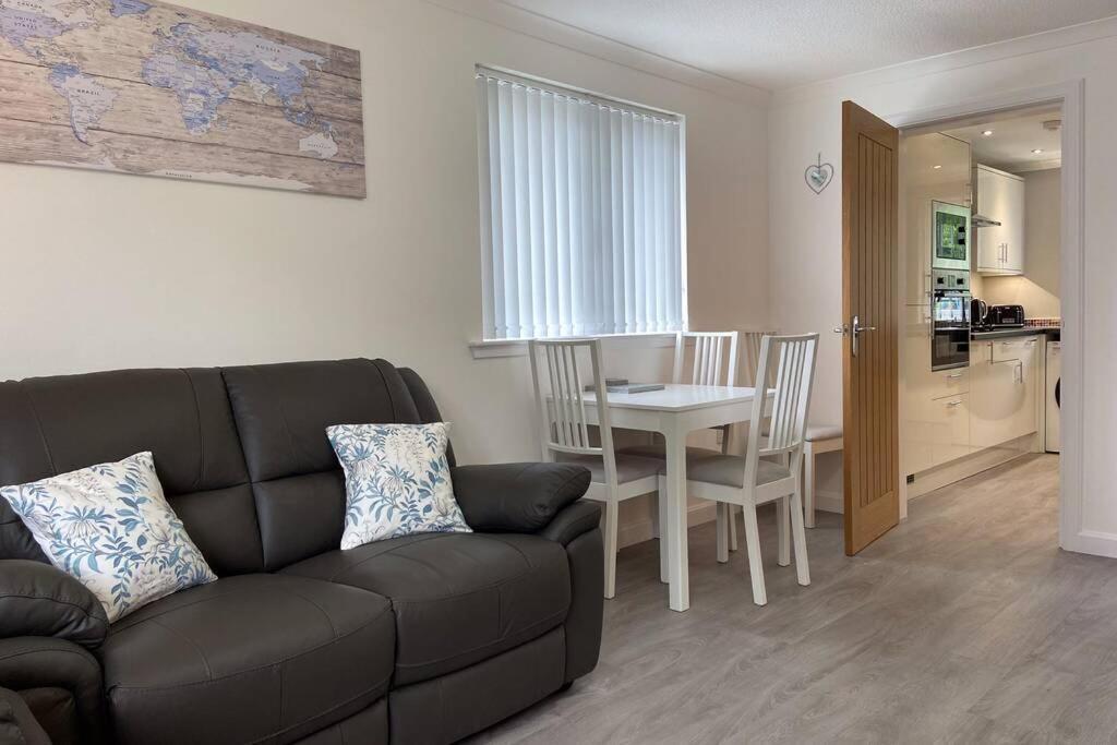 Apartment Roshinish Flat - Modern, Bright 2 Bedroom Flat Oban