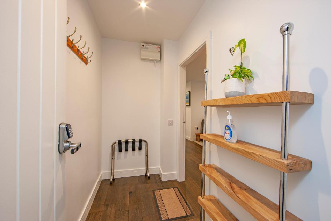 Premium 2 Bed 1st Floor Sleeps 4 Adults In Town