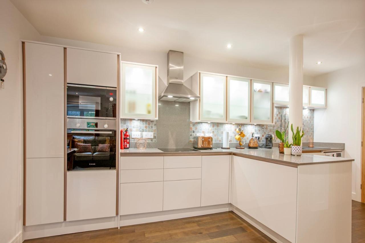Premium 2 Bed 1st Floor Sleeps 4 Adults In Town Apartment Oban