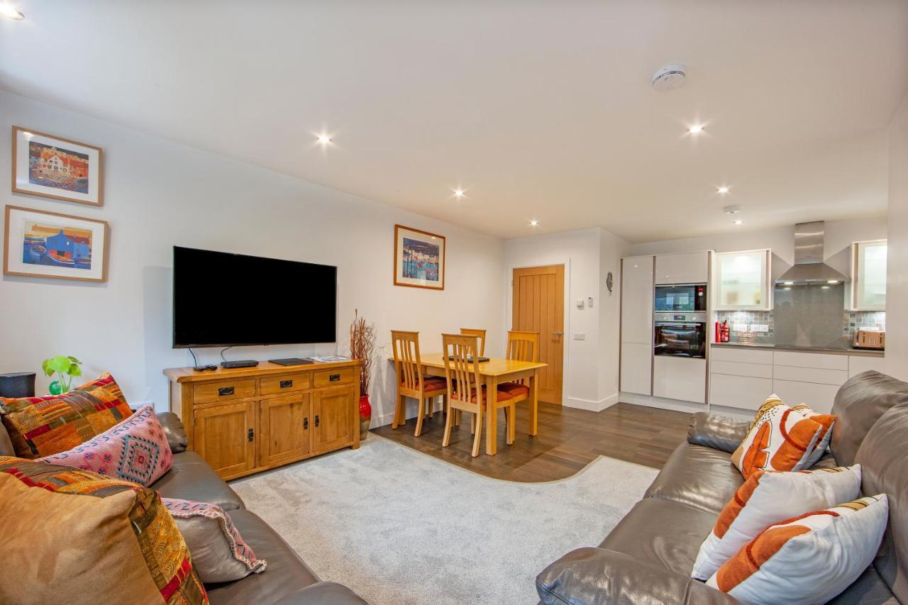 Premium 2 Bed 1st Floor Sleeps 4 Adults In Town Apartment