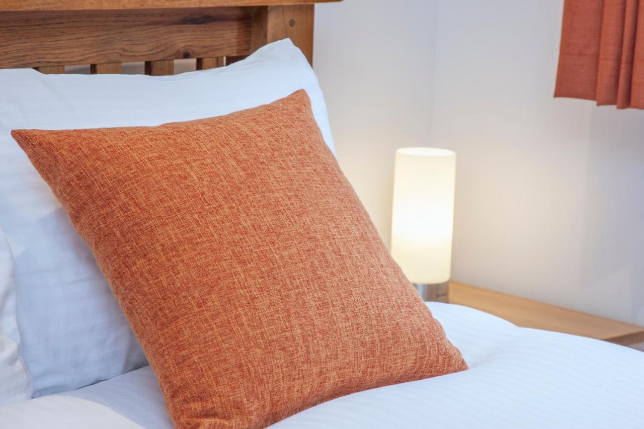 Apartment Premium 2 Bed 1st Floor Sleeps 4 Adults In Town *