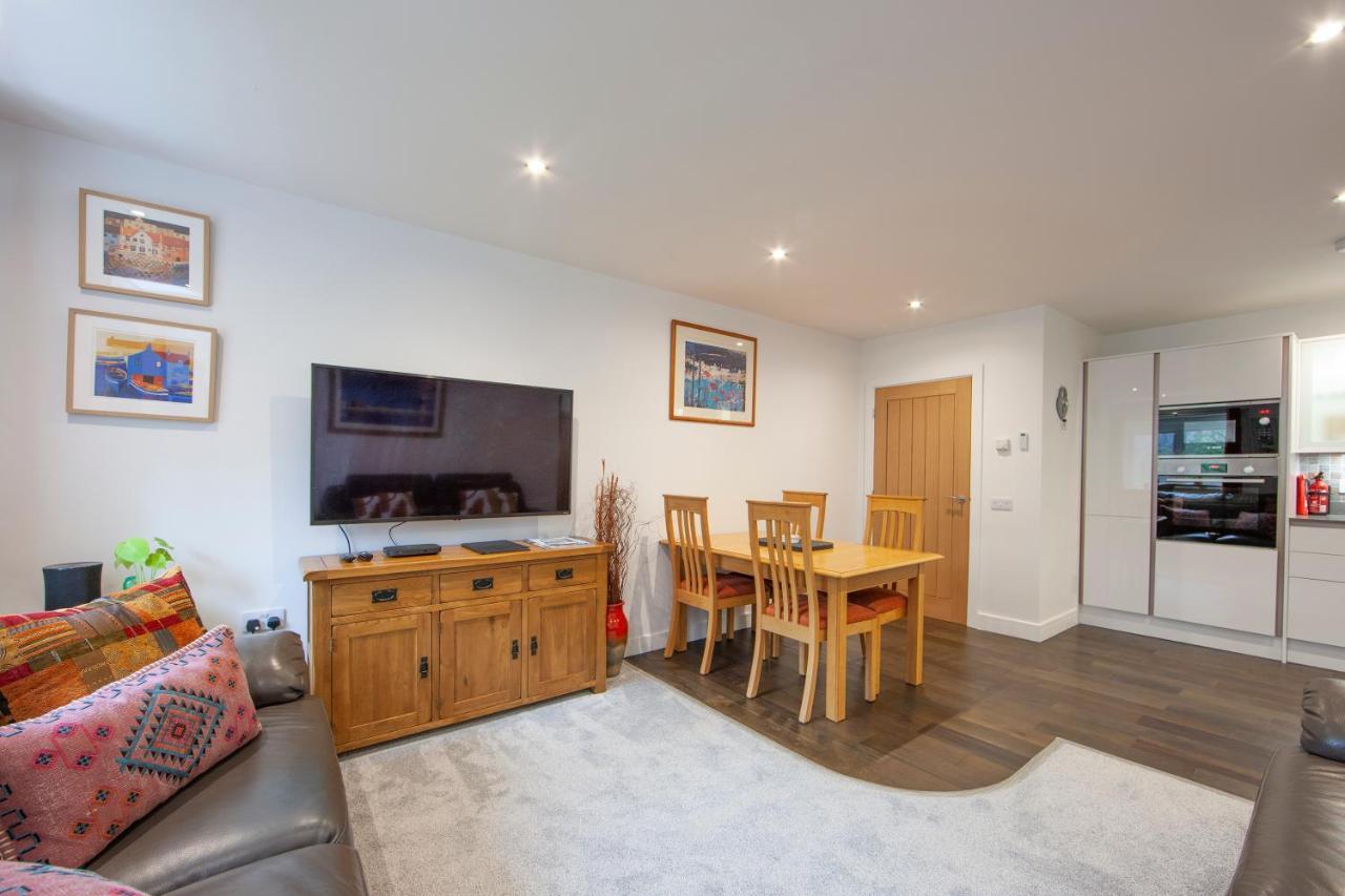 Premium 2 Bed 1st Floor Sleeps 4 Adults In Town