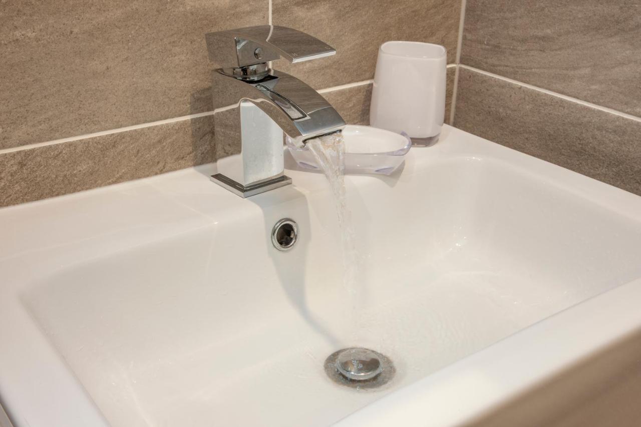 Apartment Premium 2 Bed 1st Floor Sleeps 4 Adults In Town