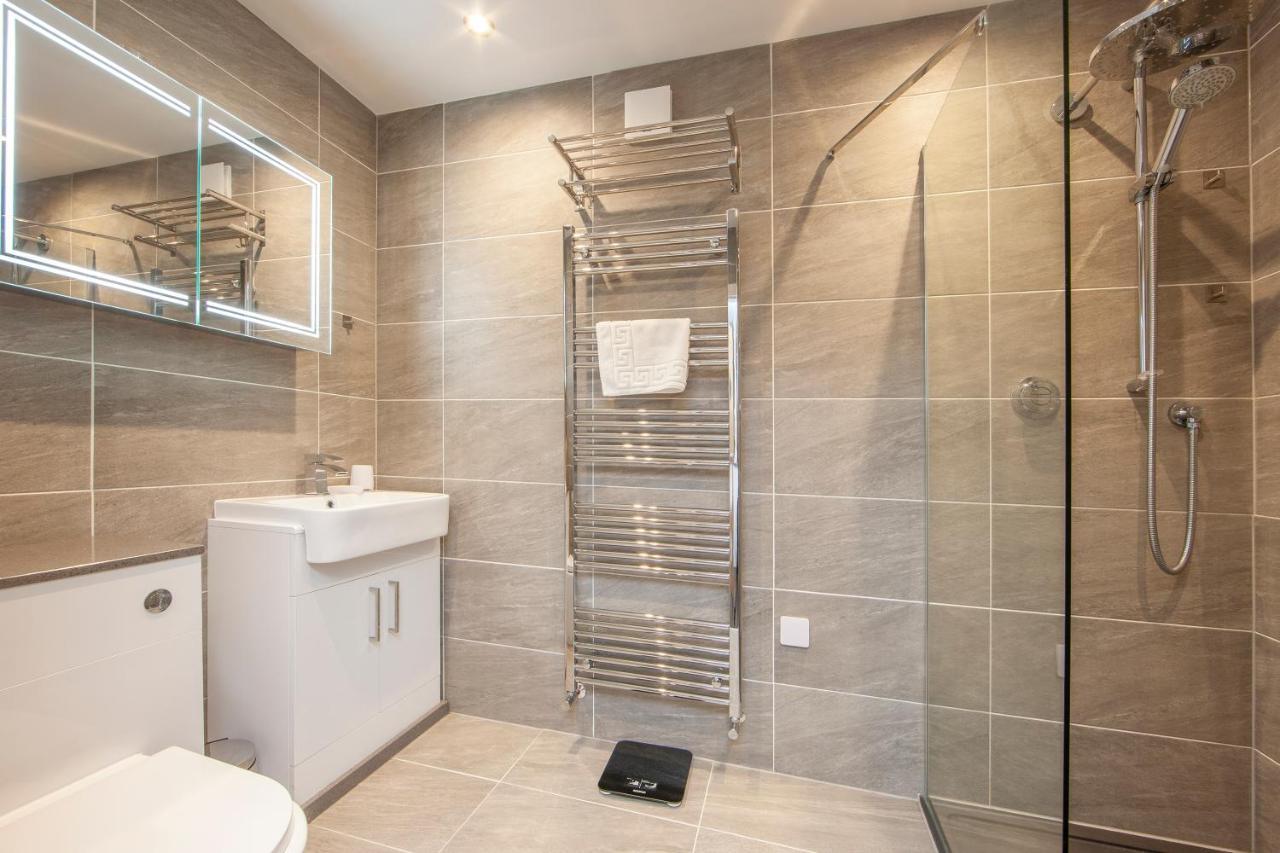 Premium 2 Bed 1st Floor Sleeps 4 Adults In Town Apartment