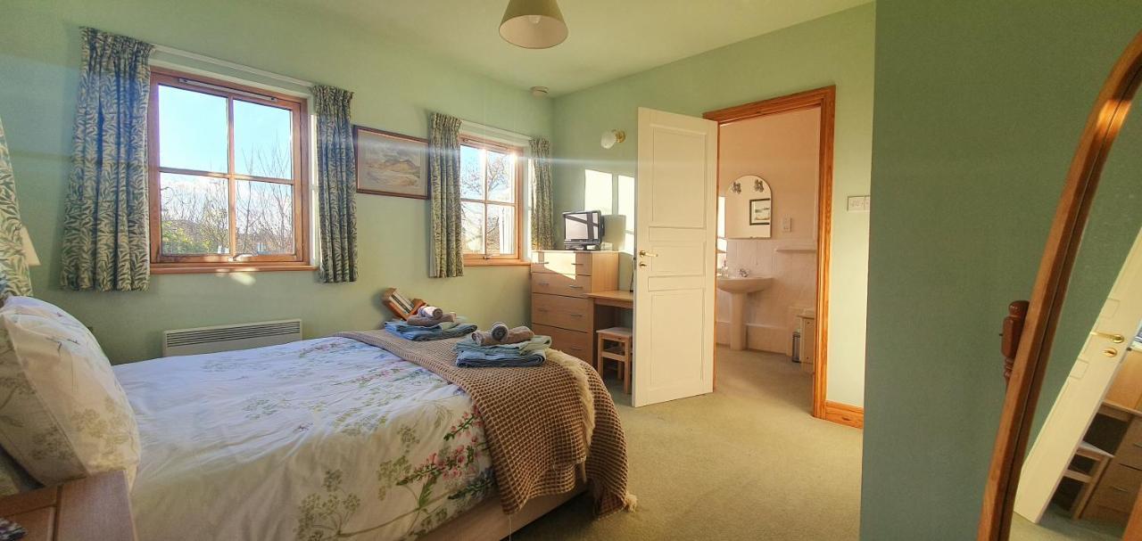 Kintaline-spacious Private Well Equipped On Small Farm, Close To Beach, Woods