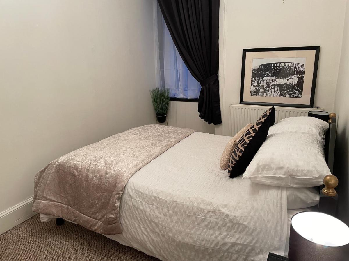 Heart Of George Street / / Argyll Apartment