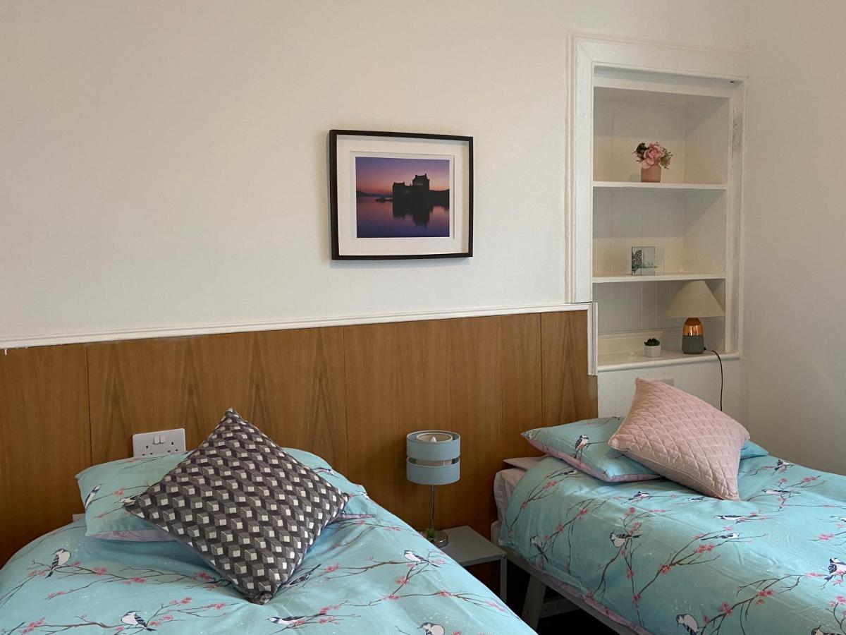 Newly Refurbished Town Centre Apartment