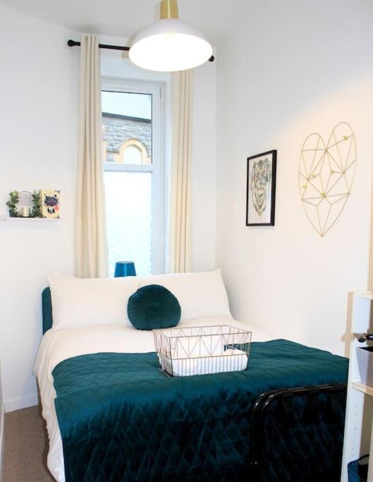 Flat 12a - Central, Modern, Bright With Free Wifi * Oban