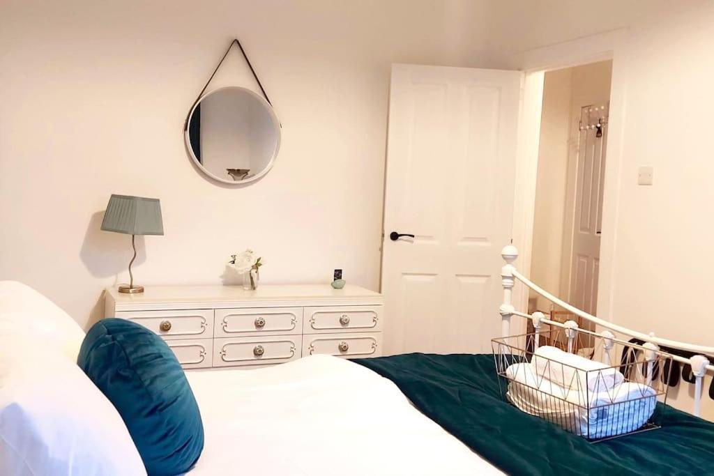 Flat 12a - Central, Modern, Bright With Free Wifi Oban
