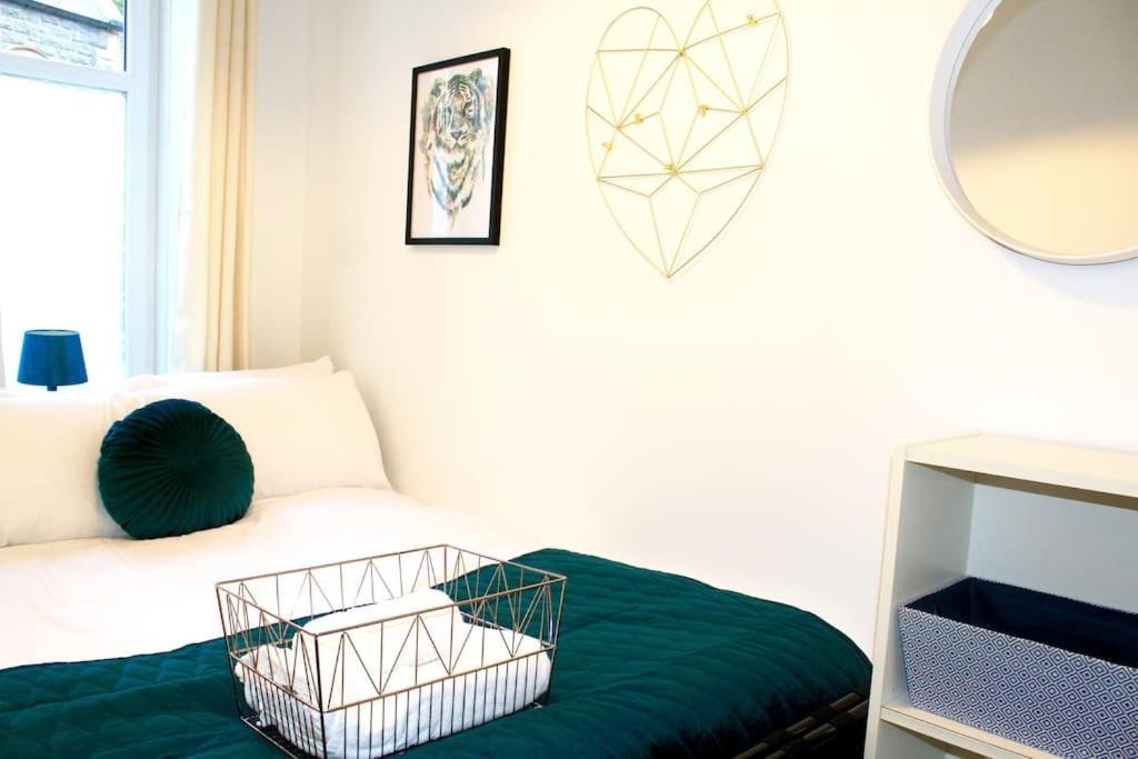 Flat 12a - Central, Modern, Bright With Free Wifi Oban