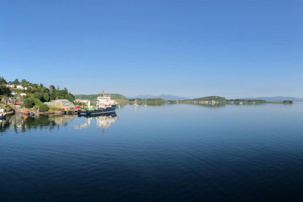 Flat 12a - Central, Modern, Bright With Free Wifi * Oban