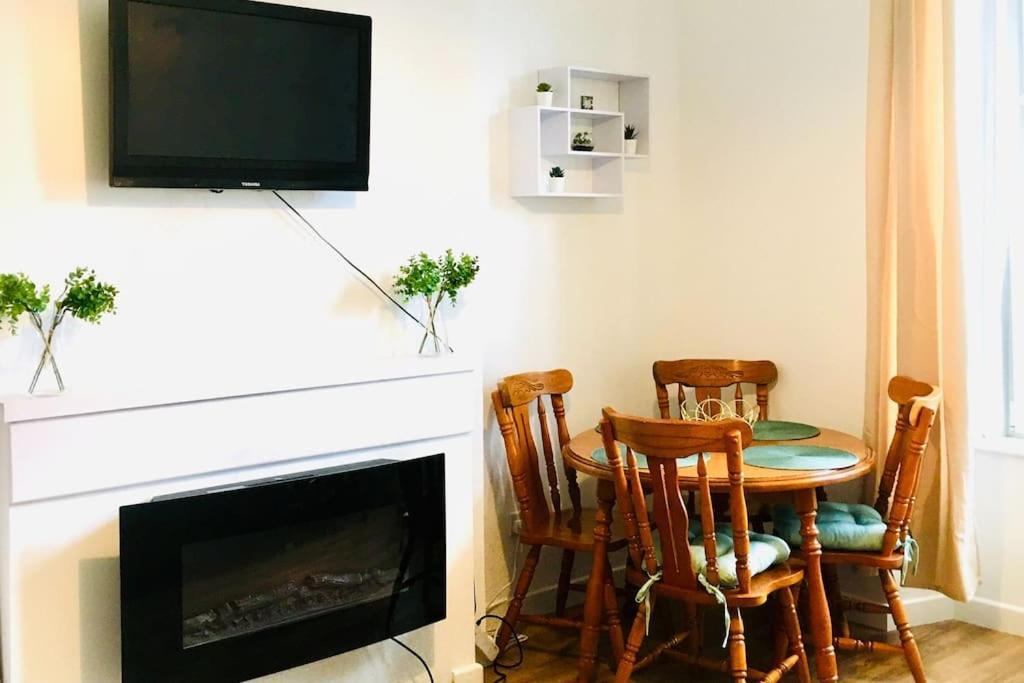 Flat 12a - Central, Modern, Bright With Free Wifi Oban