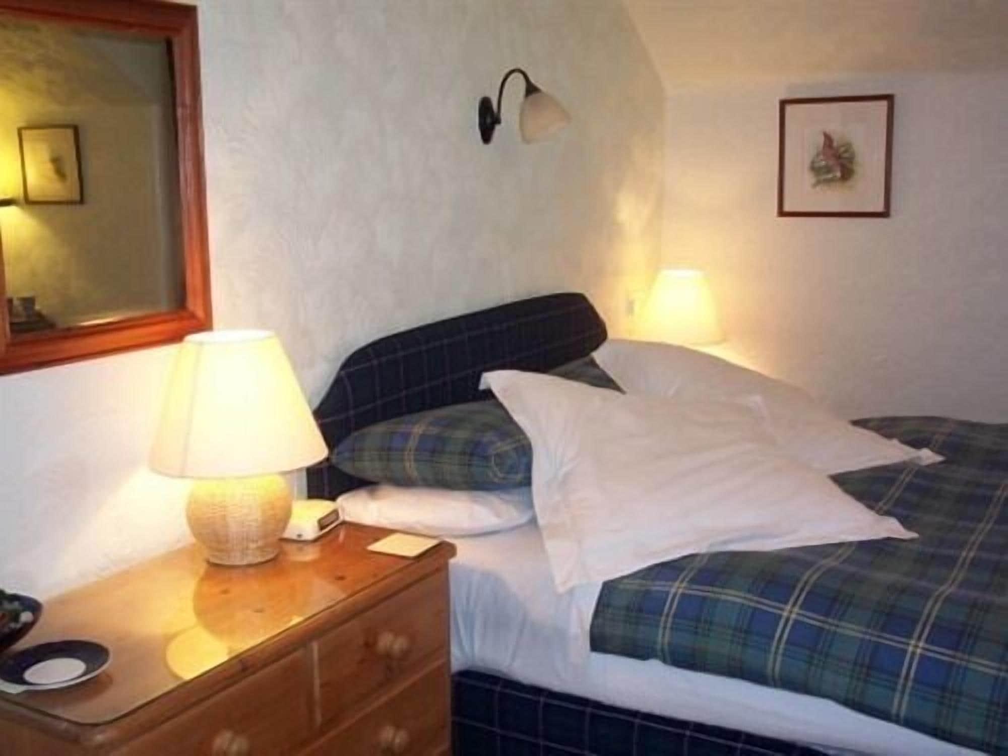 Roseneath Hotel