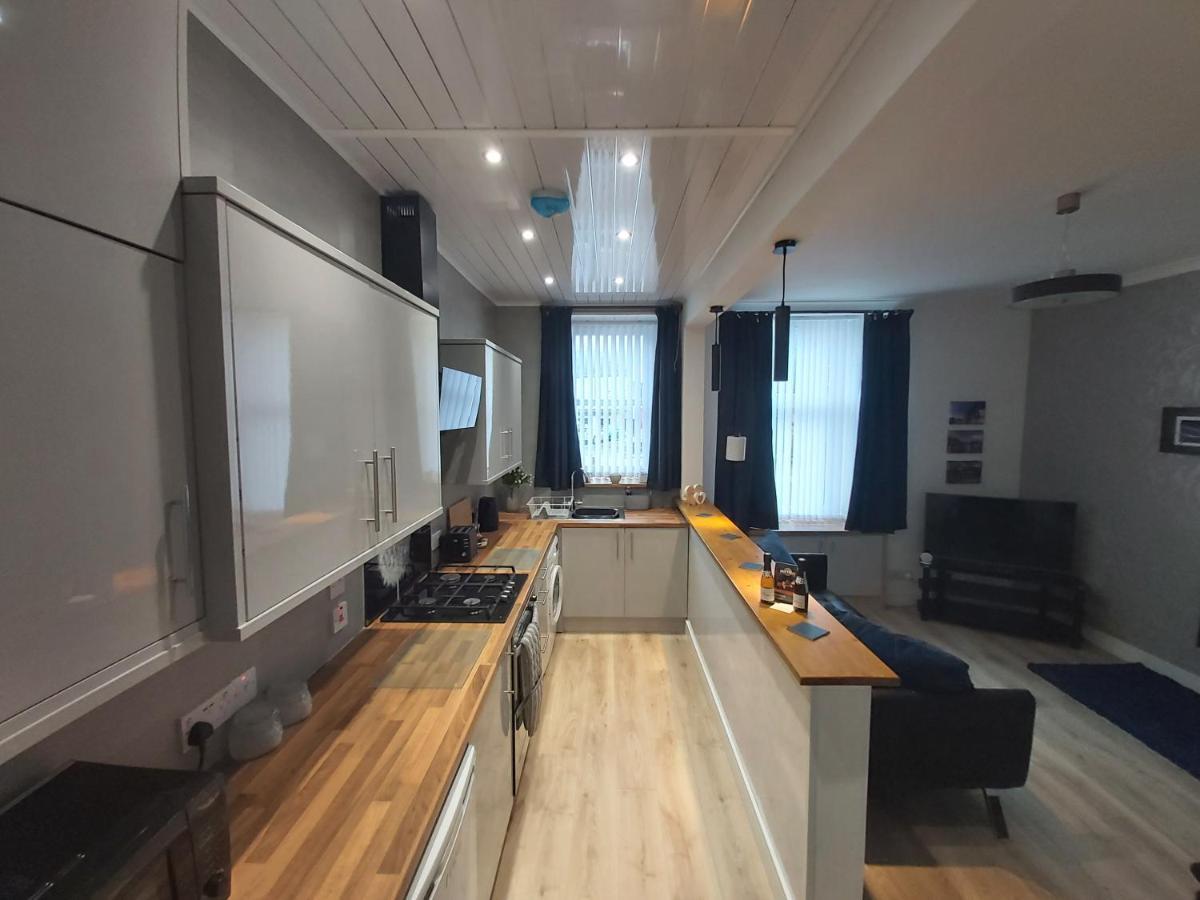 One Bedroom Flat, Very Close To Town Center. Apartment