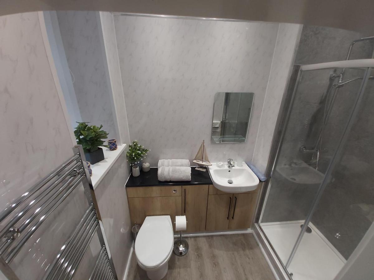 Apartment One Bedroom Flat, Very Close To Town Center. *
